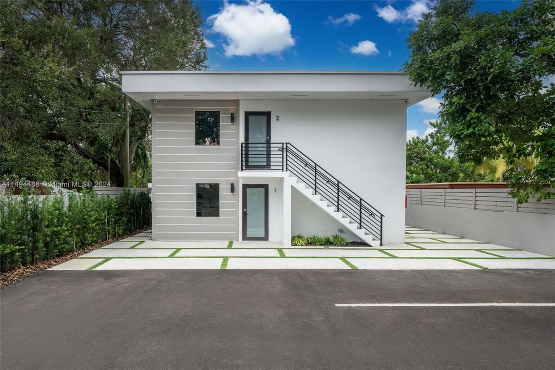 Recently Rented: $2,750 (2 beds, 1 baths, 5239 Square Feet)