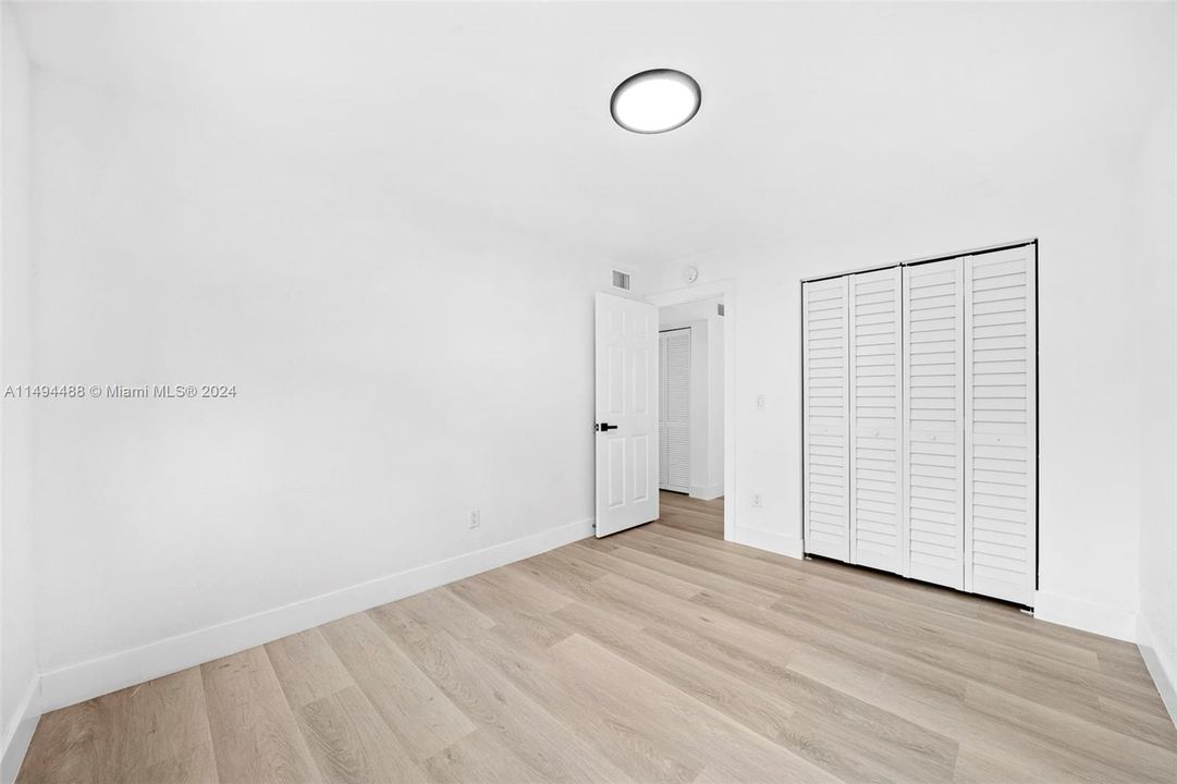 Recently Rented: $2,750 (2 beds, 1 baths, 5239 Square Feet)