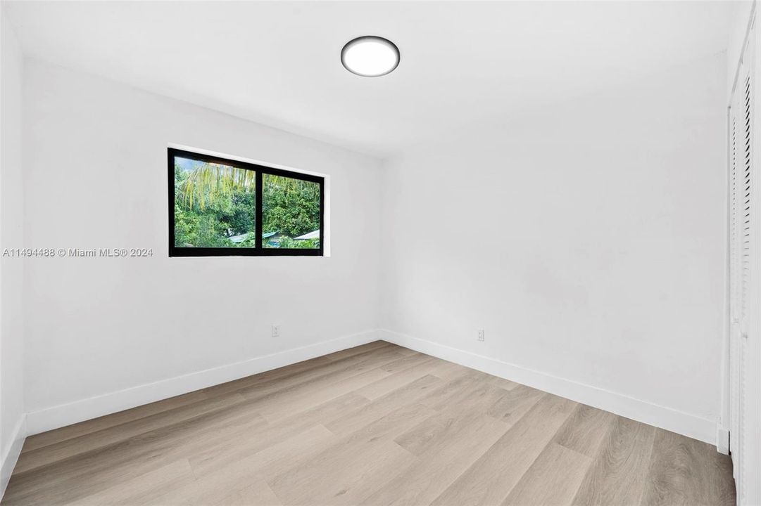 Recently Rented: $2,750 (2 beds, 1 baths, 5239 Square Feet)