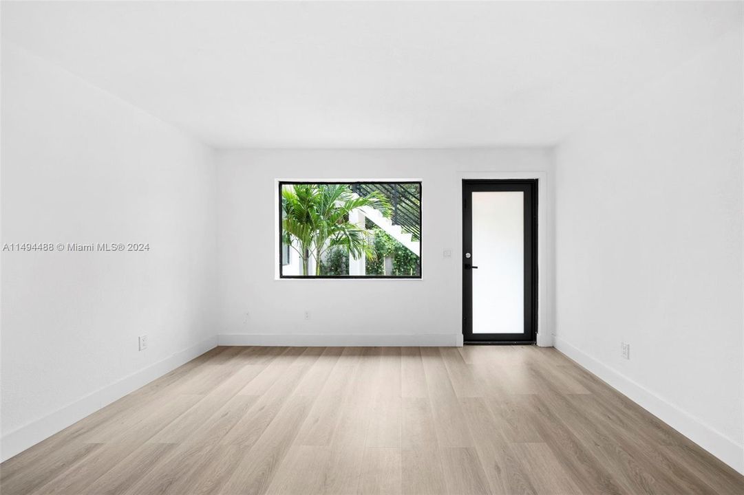 Recently Rented: $2,750 (2 beds, 1 baths, 5239 Square Feet)