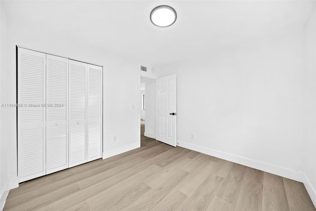 Recently Rented: $2,750 (2 beds, 1 baths, 5239 Square Feet)