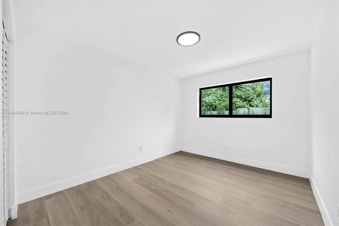 Recently Rented: $2,750 (2 beds, 1 baths, 5239 Square Feet)