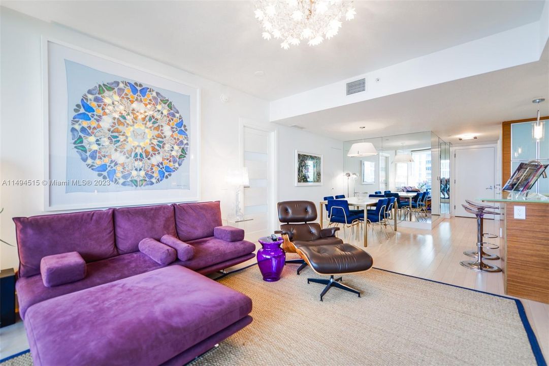 Active With Contract: $1,595,000 (2 beds, 2 baths, 1094 Square Feet)