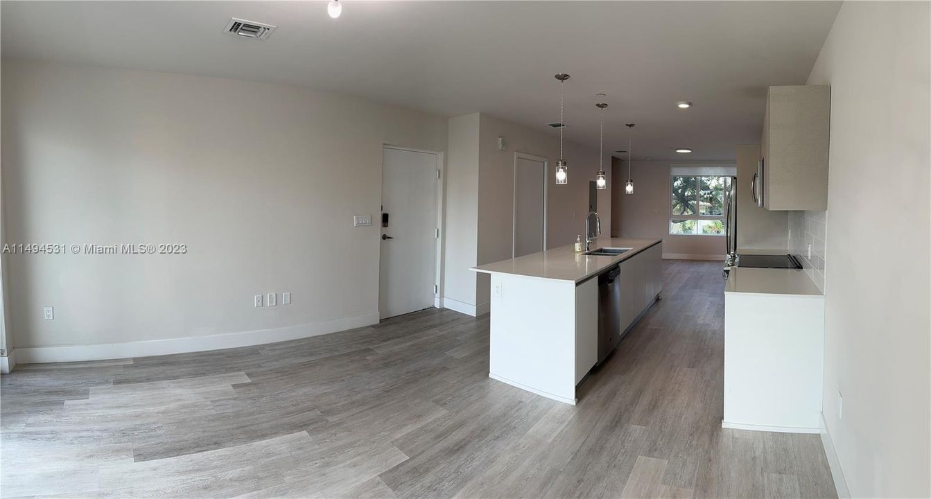 Недавно арендовано: $2,800 (2 спален, 2 ванн, 1273 Квадратных фут)