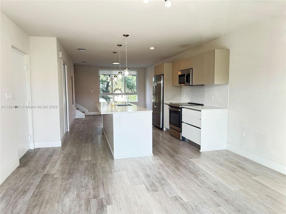 Недавно арендовано: $2,800 (2 спален, 2 ванн, 1273 Квадратных фут)