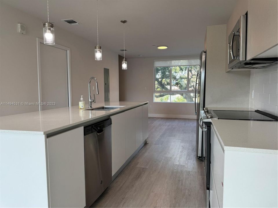 Недавно арендовано: $2,800 (2 спален, 2 ванн, 1273 Квадратных фут)