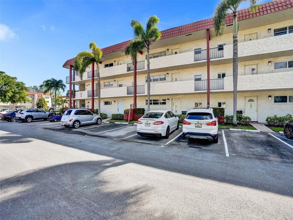 Недавно продано: $179,900 (2 спален, 2 ванн, 1170 Квадратных фут)