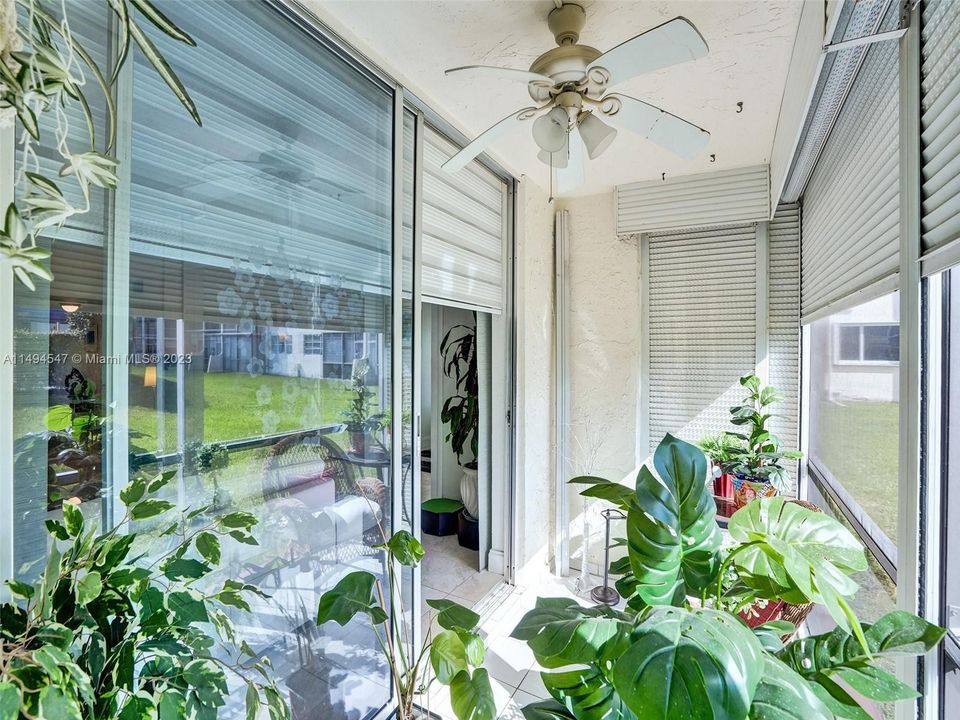 Недавно продано: $179,900 (2 спален, 2 ванн, 1170 Квадратных фут)