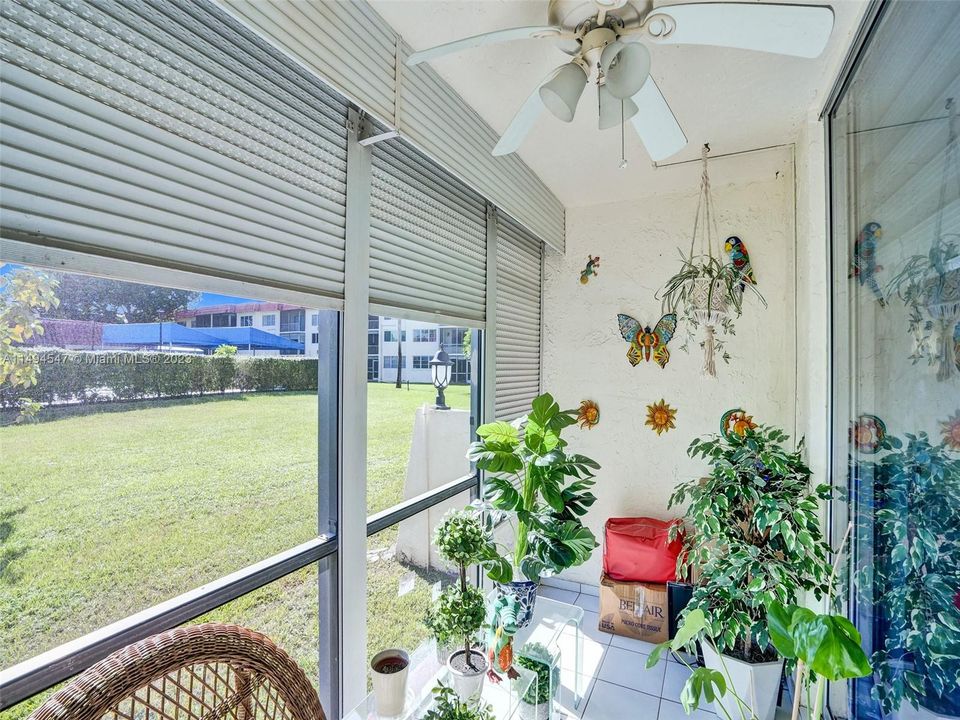 Недавно продано: $179,900 (2 спален, 2 ванн, 1170 Квадратных фут)