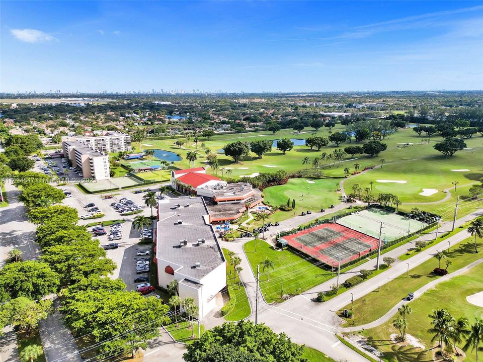 Недавно продано: $179,900 (2 спален, 2 ванн, 1170 Квадратных фут)