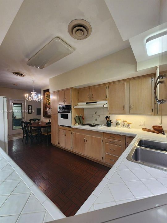 Недавно продано: $2,400,000 (3 спален, 3 ванн, 2980 Квадратных фут)