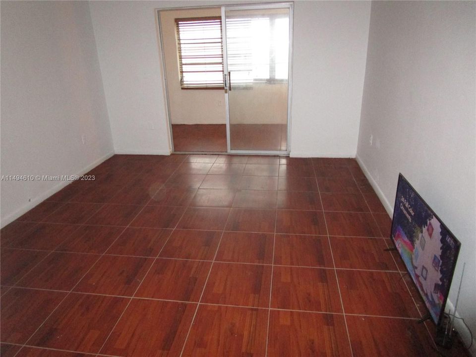 Недавно арендовано: $1,400 (1 спален, 1 ванн, 850 Квадратных фут)