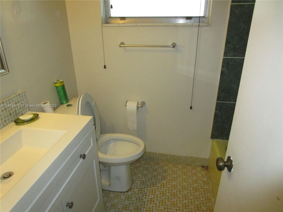 Недавно арендовано: $1,400 (1 спален, 1 ванн, 850 Квадратных фут)