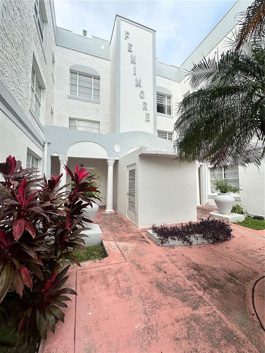 Недавно продано: $238,000 (1 спален, 1 ванн, 520 Квадратных фут)