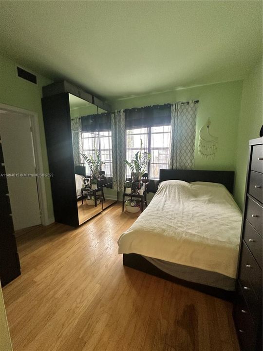 Недавно продано: $238,000 (1 спален, 1 ванн, 520 Квадратных фут)