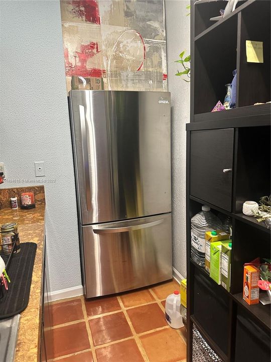 Недавно продано: $238,000 (1 спален, 1 ванн, 520 Квадратных фут)