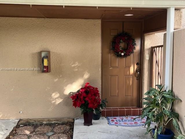 Недавно арендовано: $2,300 (2 спален, 1 ванн, 1100 Квадратных фут)