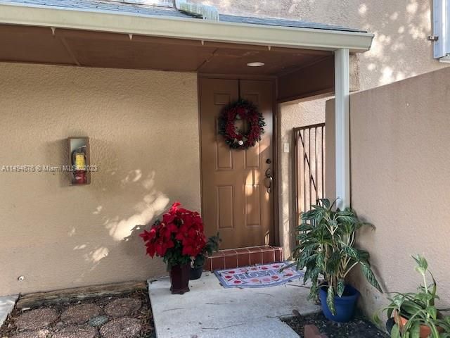 Недавно арендовано: $2,300 (2 спален, 1 ванн, 1100 Квадратных фут)