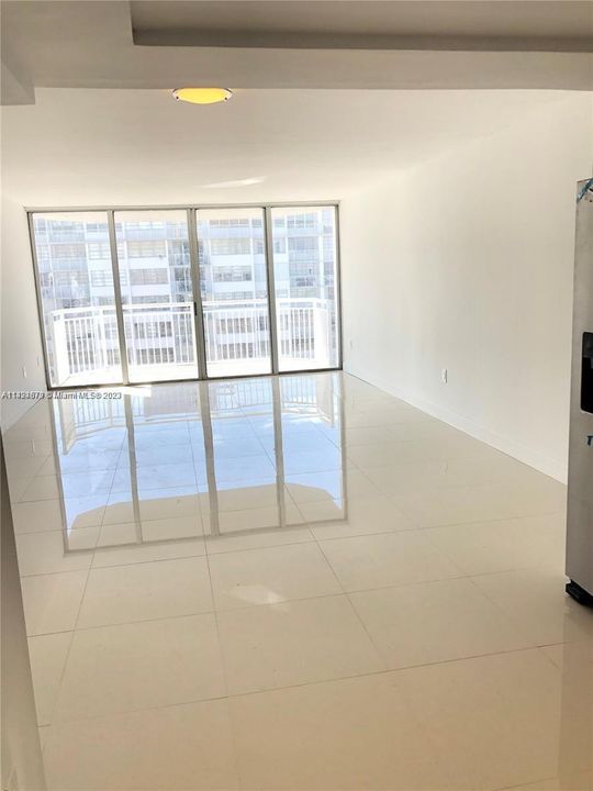 Недавно арендовано: $2,200 (1 спален, 1 ванн, 1005 Квадратных фут)