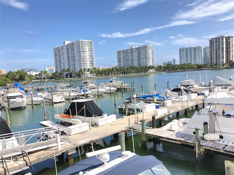 Недавно арендовано: $2,200 (1 спален, 1 ванн, 1005 Квадратных фут)