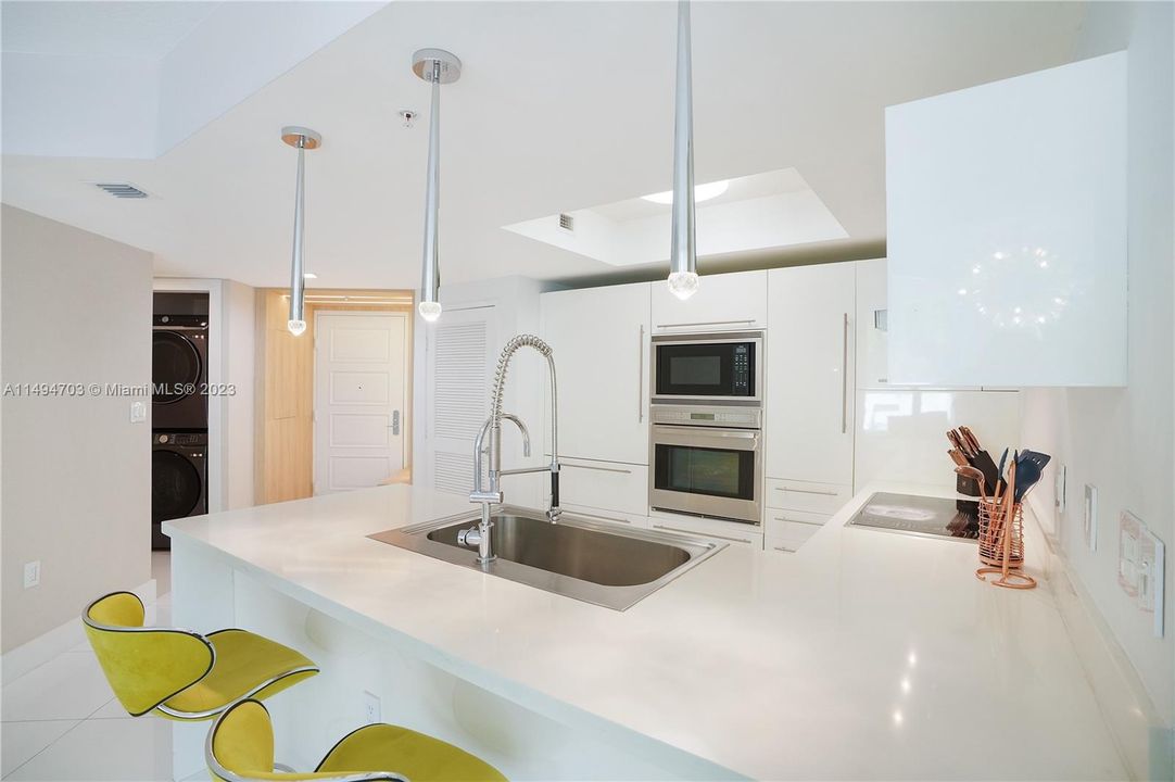 Recently Sold: $895,000 (4 beds, 3 baths, 1746 Square Feet)