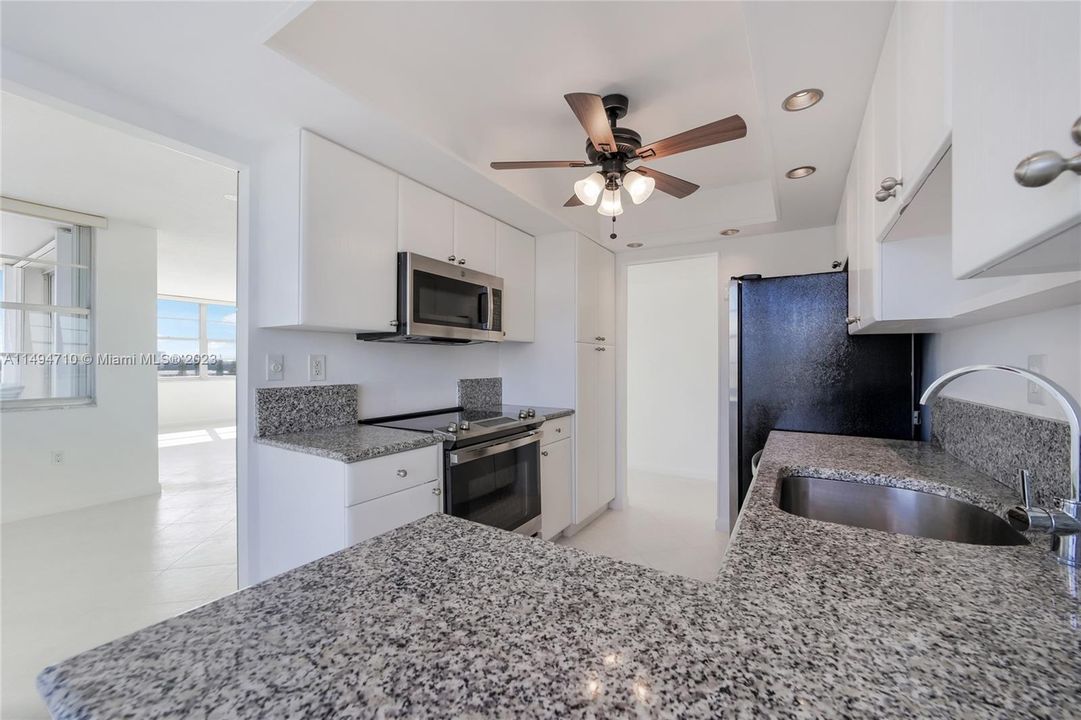 Недавно продано: $365,000 (2 спален, 2 ванн, 1605 Квадратных фут)