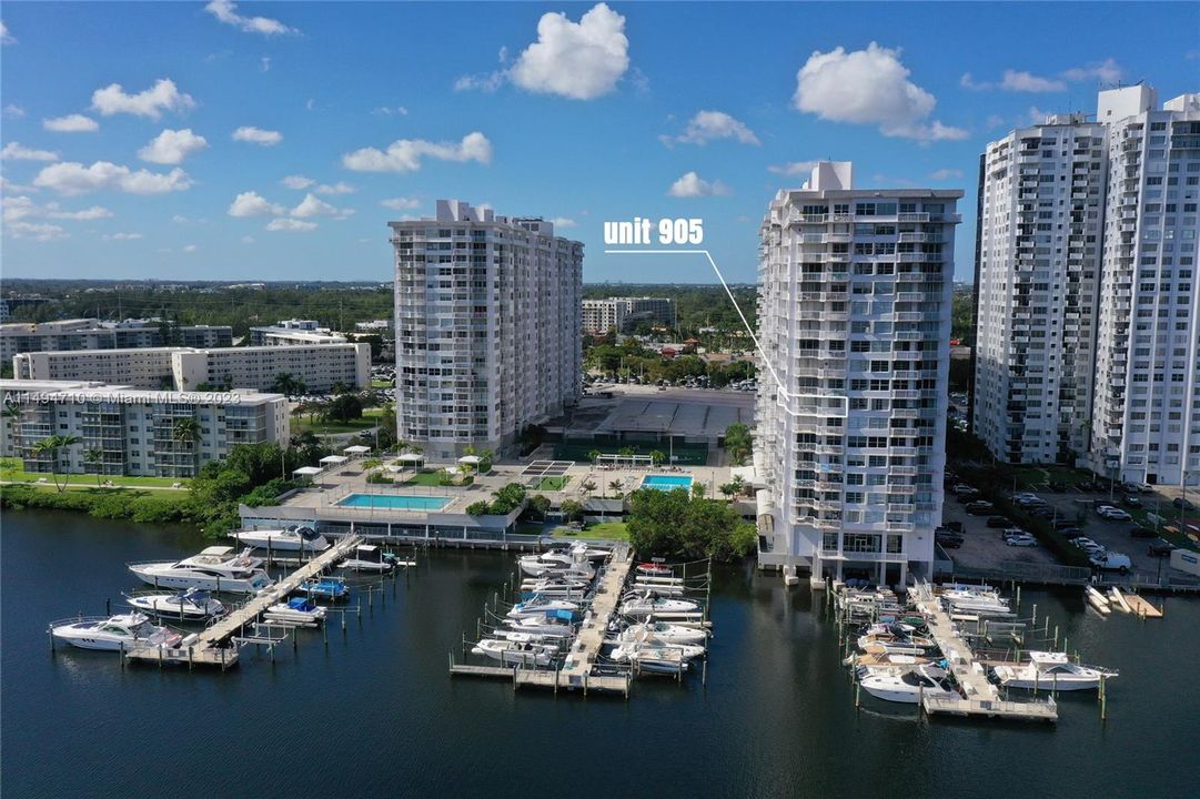 Недавно продано: $365,000 (2 спален, 2 ванн, 1605 Квадратных фут)