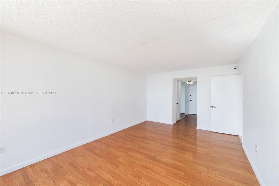 Недавно продано: $365,000 (2 спален, 2 ванн, 1605 Квадратных фут)