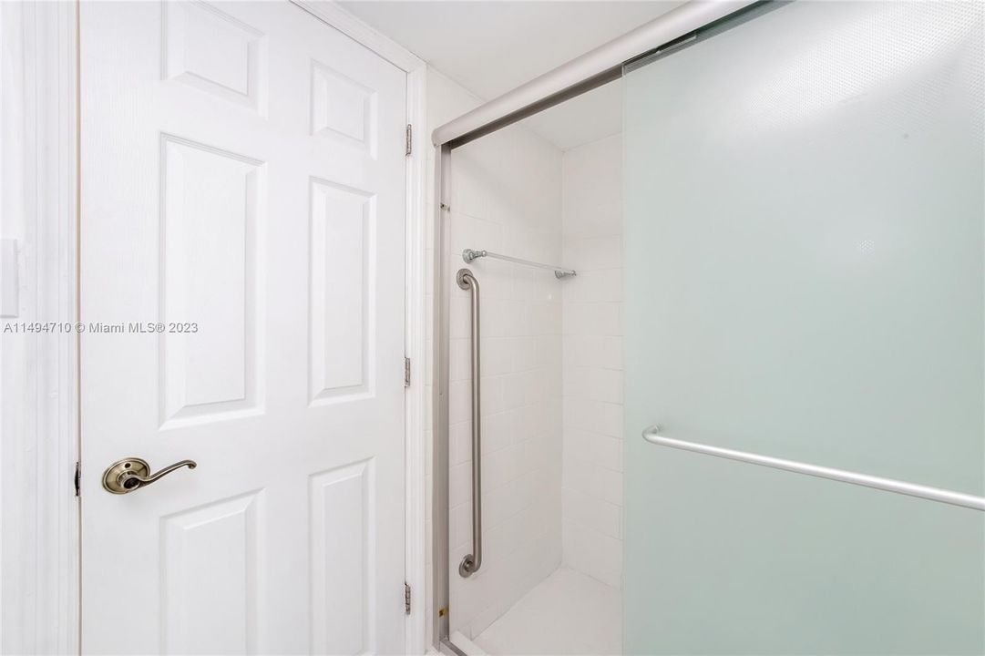 Недавно продано: $365,000 (2 спален, 2 ванн, 1605 Квадратных фут)