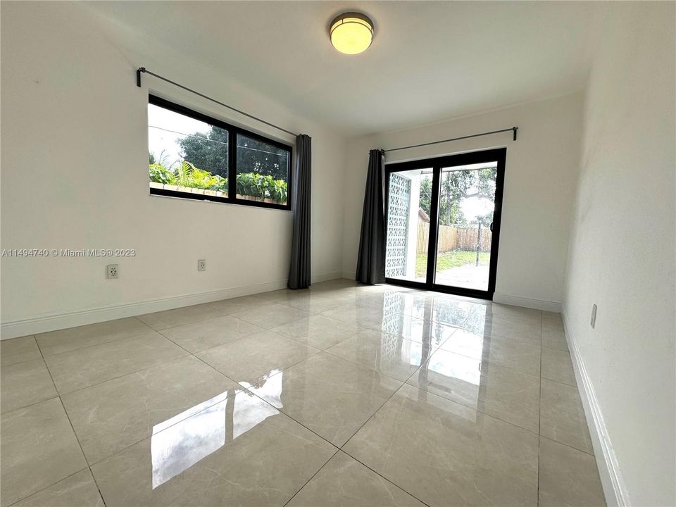 最近售出: $620,000 (3 贝兹, 2 浴室, 1399 平方英尺)