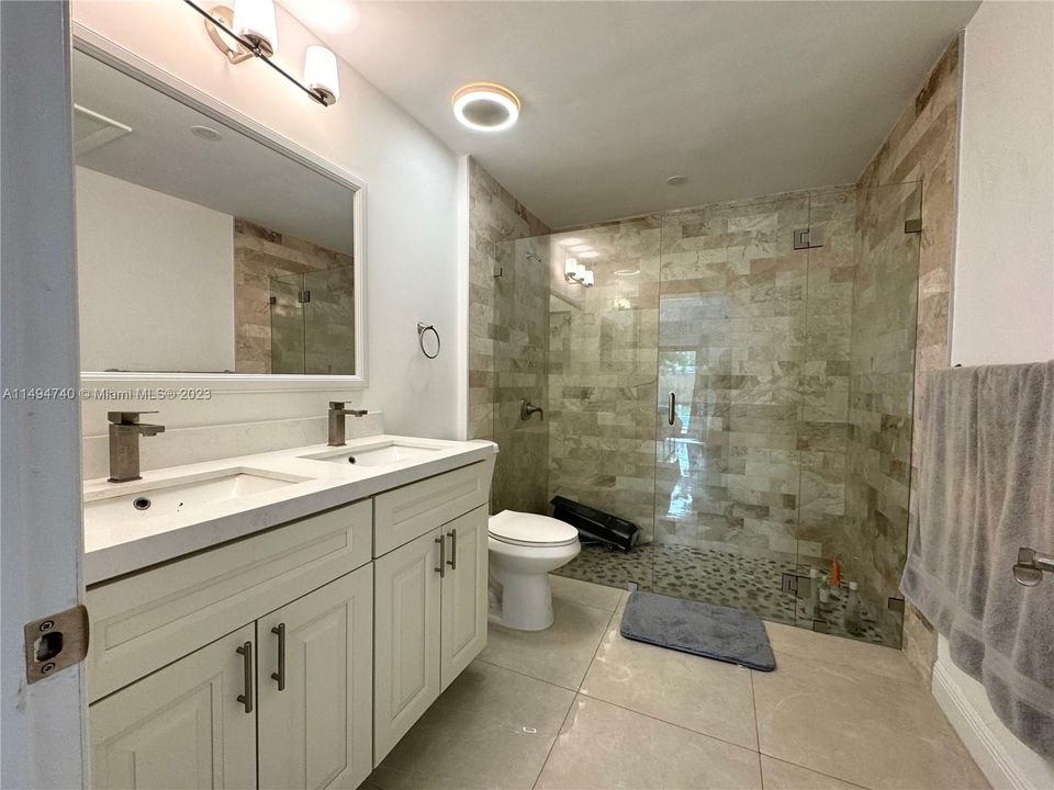 最近售出: $620,000 (3 贝兹, 2 浴室, 1399 平方英尺)