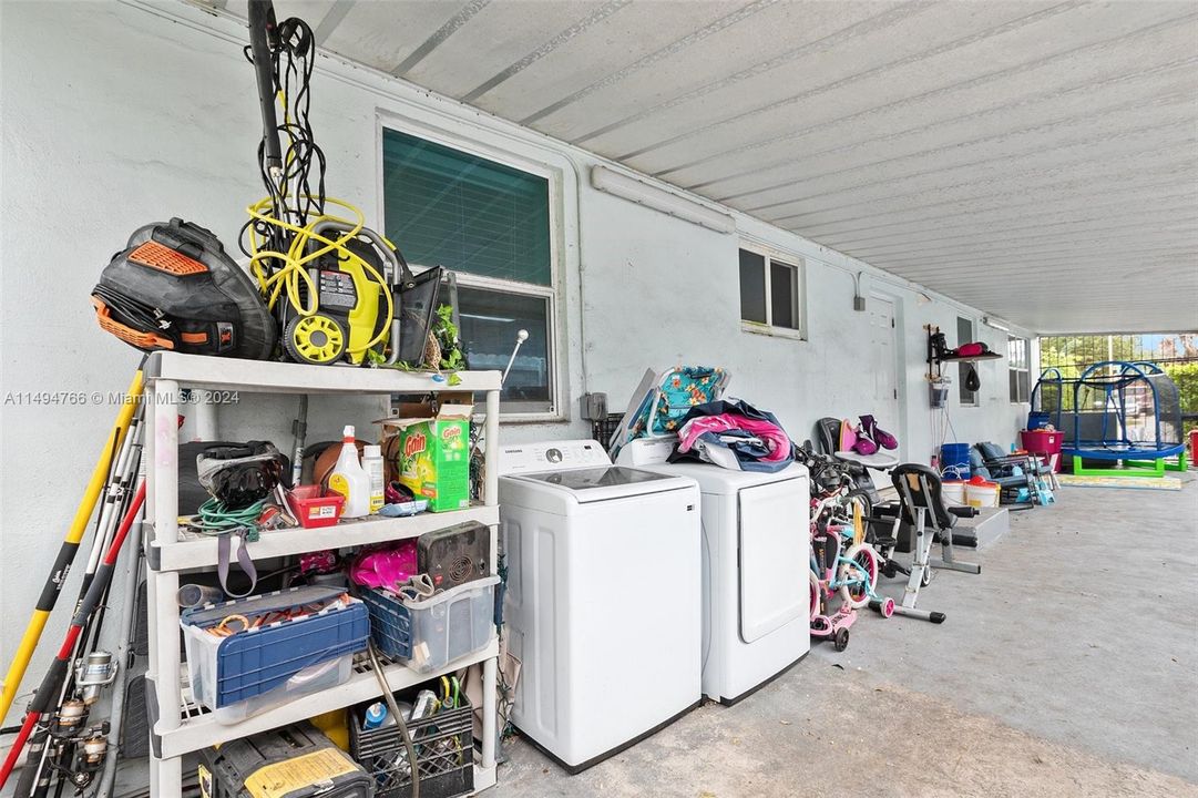 最近售出: $650,000 (0 贝兹, 0 浴室, 1326 平方英尺)