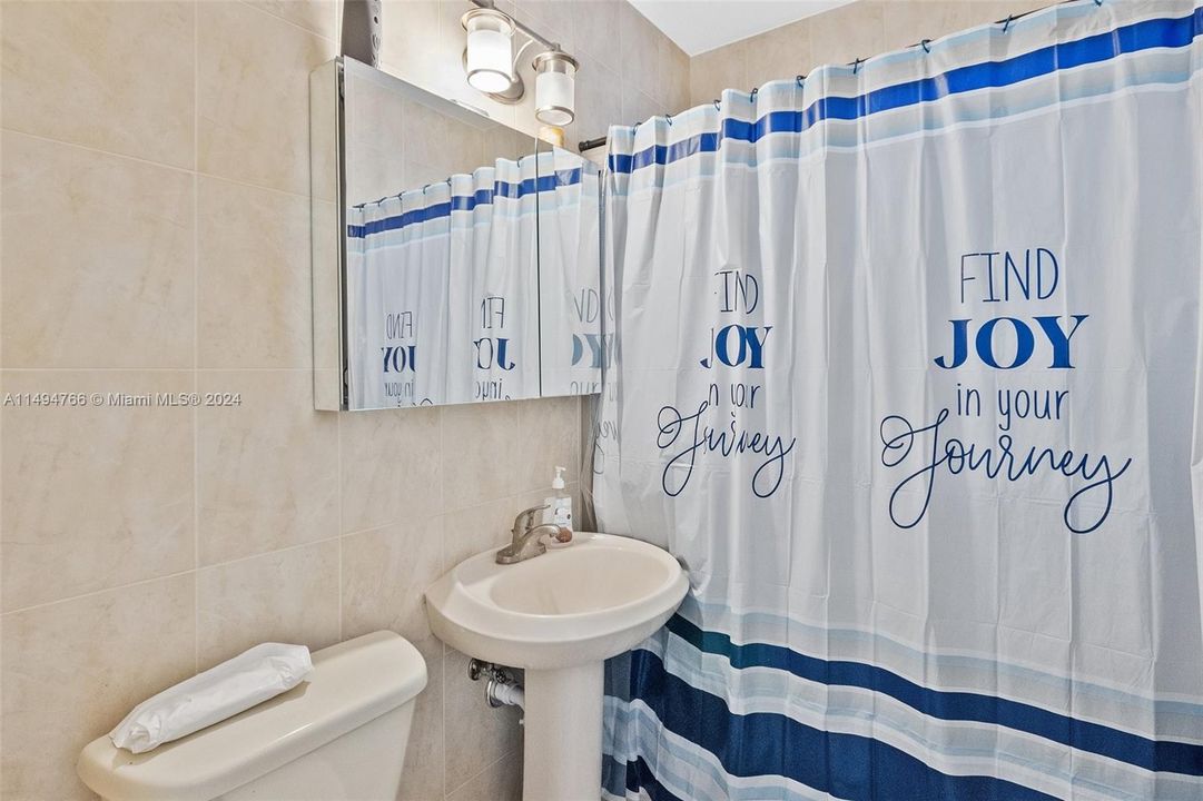 最近售出: $650,000 (0 贝兹, 0 浴室, 1326 平方英尺)