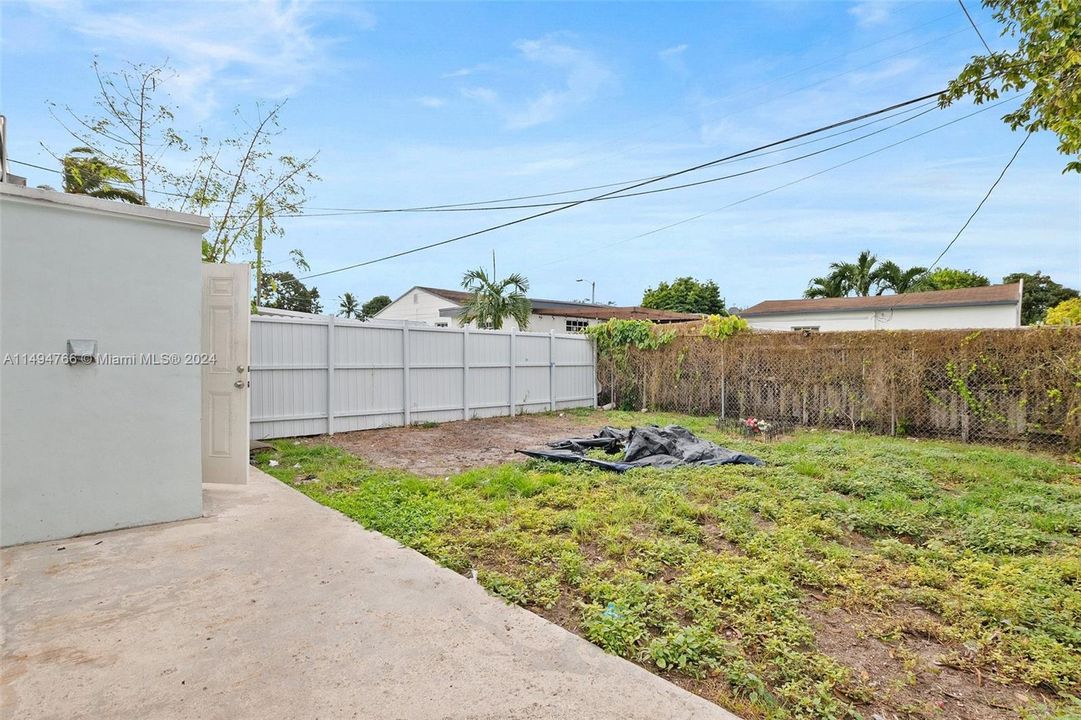 最近售出: $650,000 (0 贝兹, 0 浴室, 1326 平方英尺)