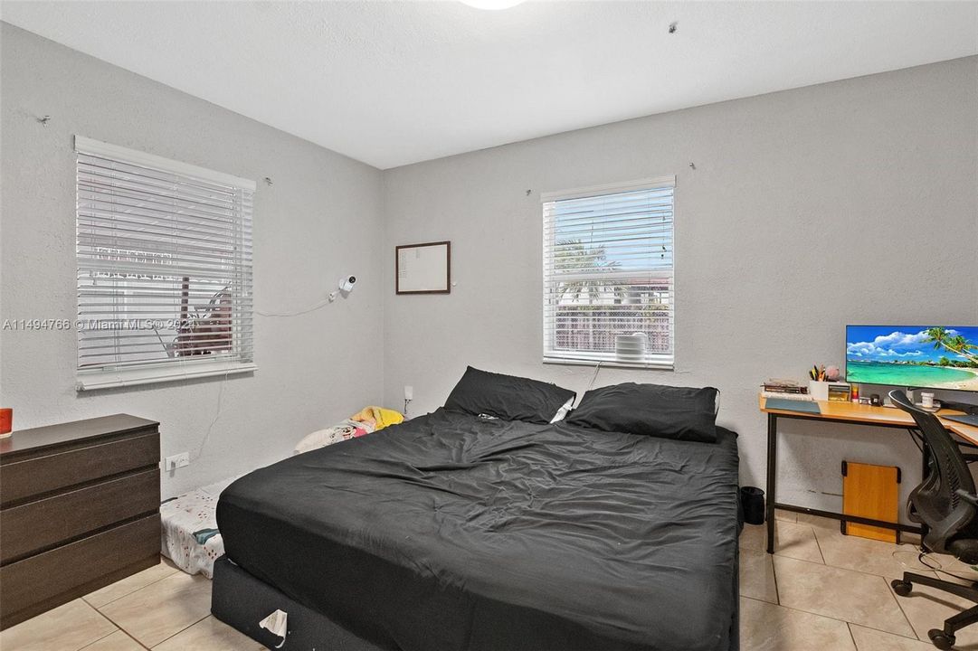 最近售出: $650,000 (0 贝兹, 0 浴室, 1326 平方英尺)