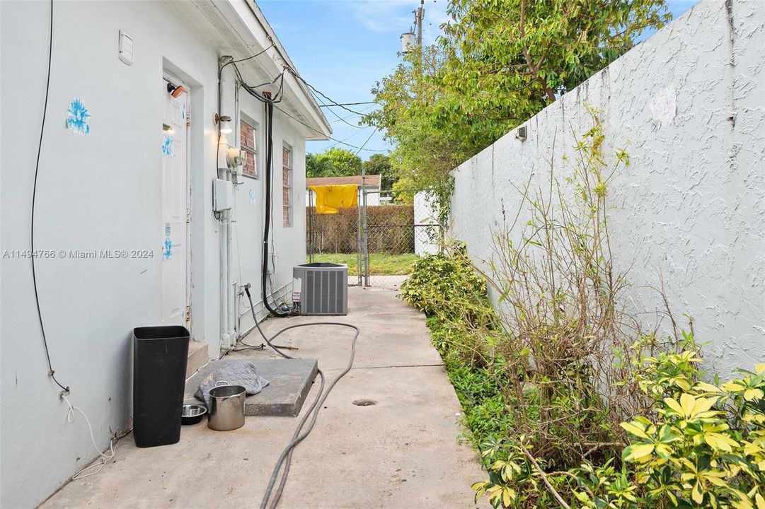 最近售出: $650,000 (0 贝兹, 0 浴室, 1326 平方英尺)