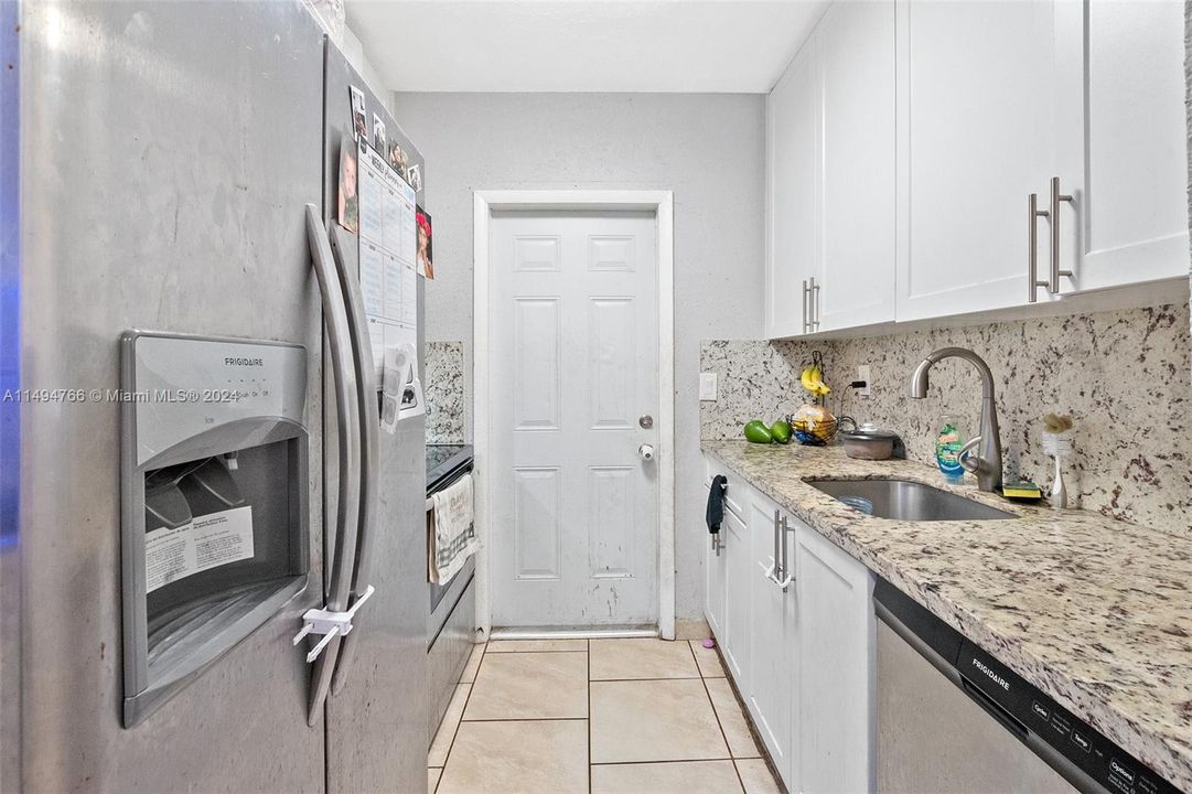 最近售出: $650,000 (0 贝兹, 0 浴室, 1326 平方英尺)