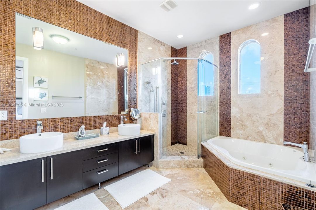 Luxury in-suite Master Bath