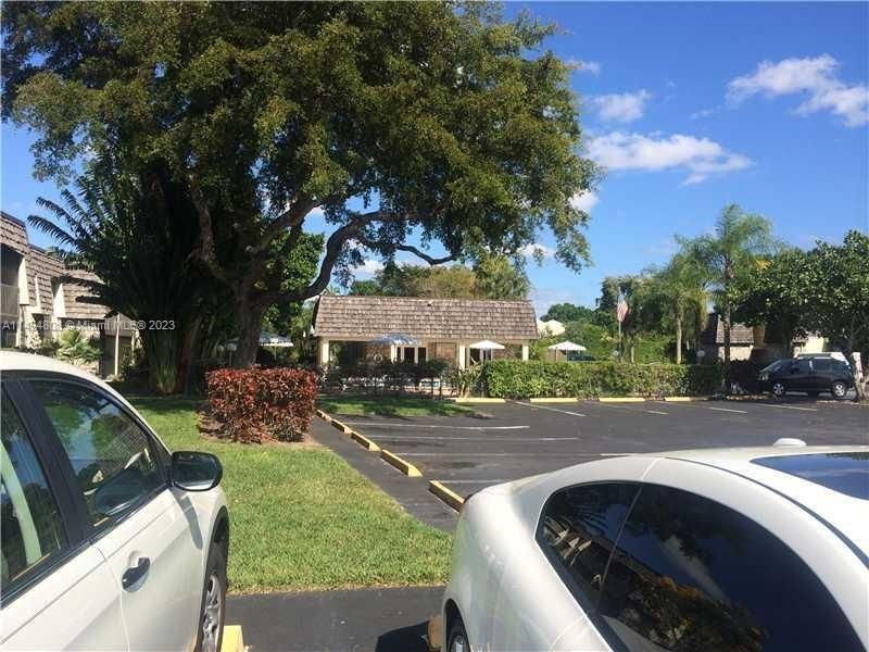 Recently Rented: $1,800 (2 beds, 2 baths, 1050 Square Feet)