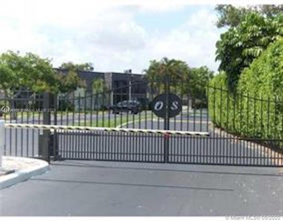 Recently Rented: $1,800 (2 beds, 2 baths, 1050 Square Feet)