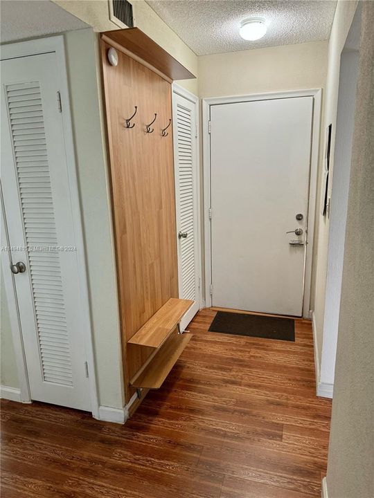 Недавно продано: $189,900 (1 спален, 1 ванн, 847 Квадратных фут)