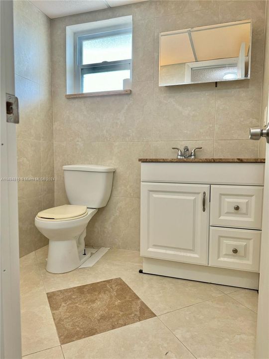 Недавно продано: $189,900 (1 спален, 1 ванн, 847 Квадратных фут)