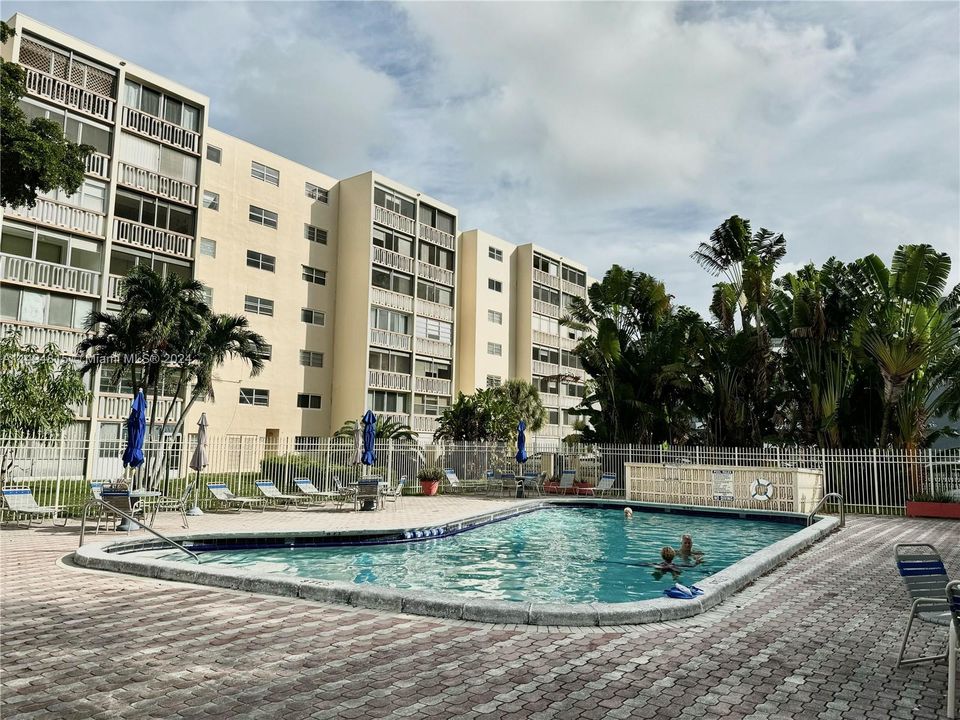 Недавно продано: $189,900 (1 спален, 1 ванн, 847 Квадратных фут)