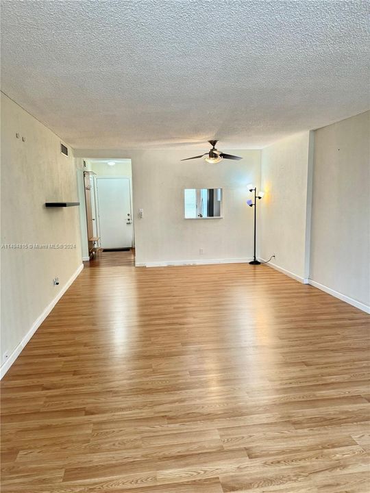 Недавно продано: $189,900 (1 спален, 1 ванн, 847 Квадратных фут)