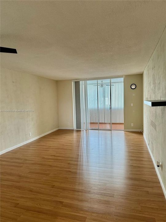 Недавно продано: $189,900 (1 спален, 1 ванн, 847 Квадратных фут)