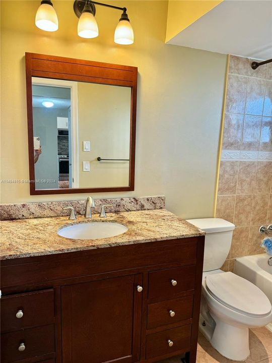 Недавно продано: $189,900 (1 спален, 1 ванн, 847 Квадратных фут)