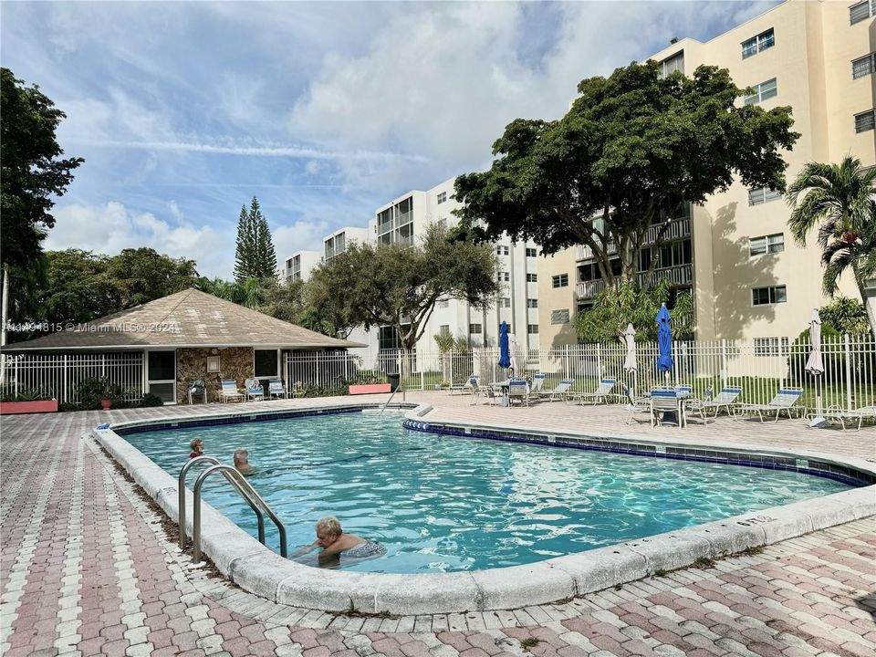 Недавно продано: $189,900 (1 спален, 1 ванн, 847 Квадратных фут)