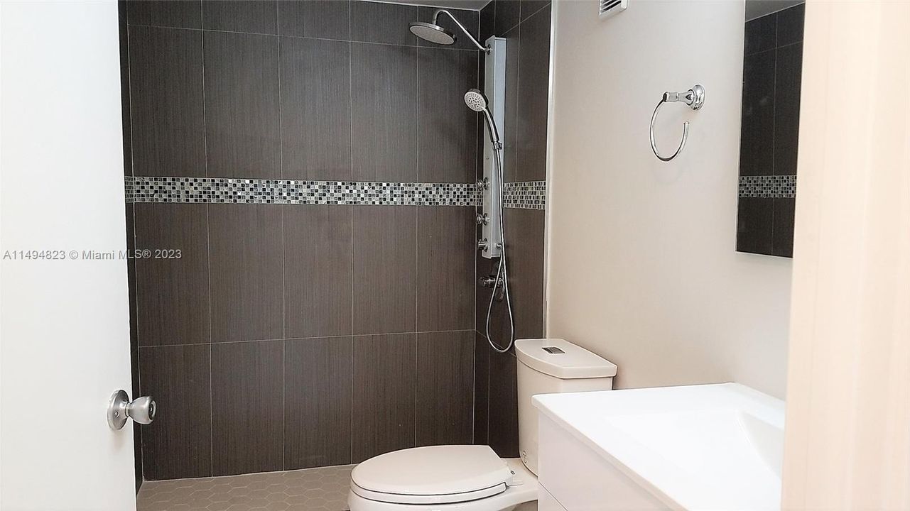 Недавно арендовано: $1,750 (1 спален, 1 ванн, 825 Квадратных фут)