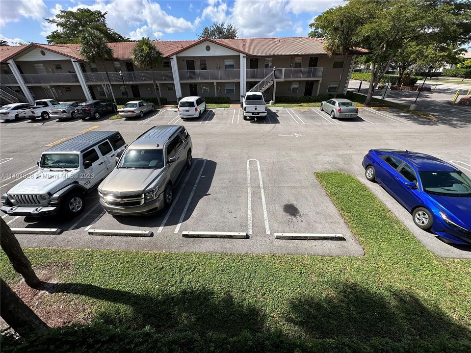 Recently Sold: $240,000 (2 beds, 2 baths, 805 Square Feet)