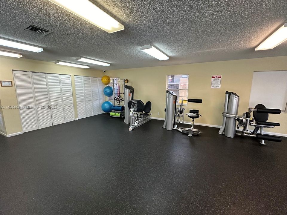 Recently Sold: $240,000 (2 beds, 2 baths, 805 Square Feet)